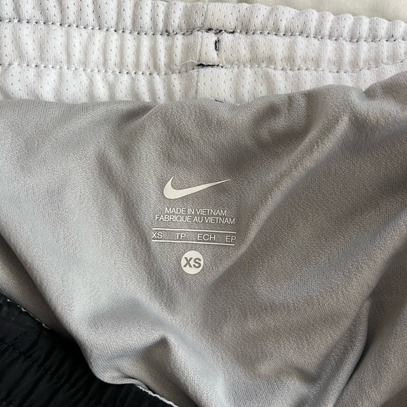 Nike Dri-Fit Athletic Women's Black and White Lined Drawstring Running Shorts XS - Picture 5 of 5